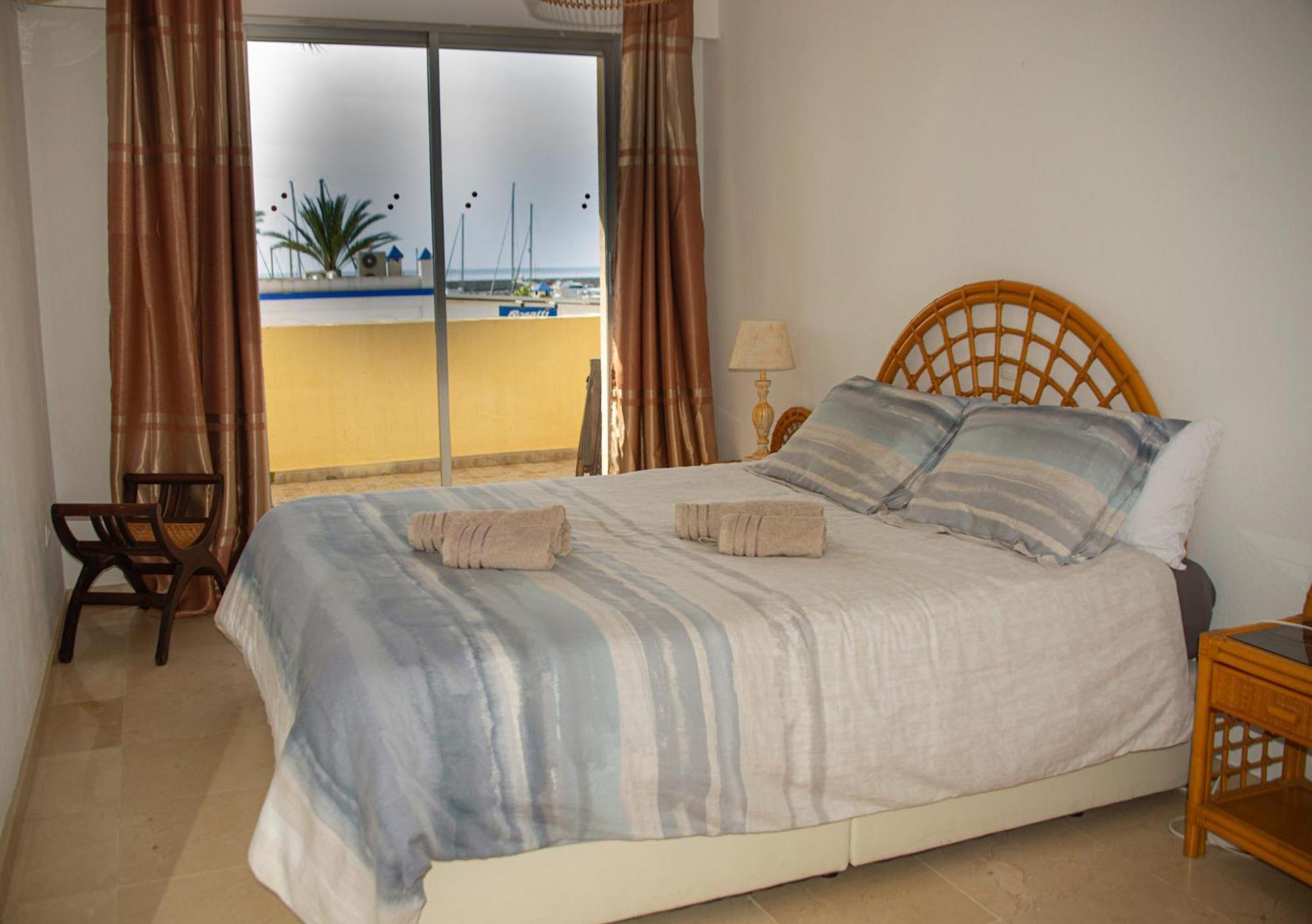 Appartement Palmeras Puerto Paraiso Estepona Dış mekan fotoğraf